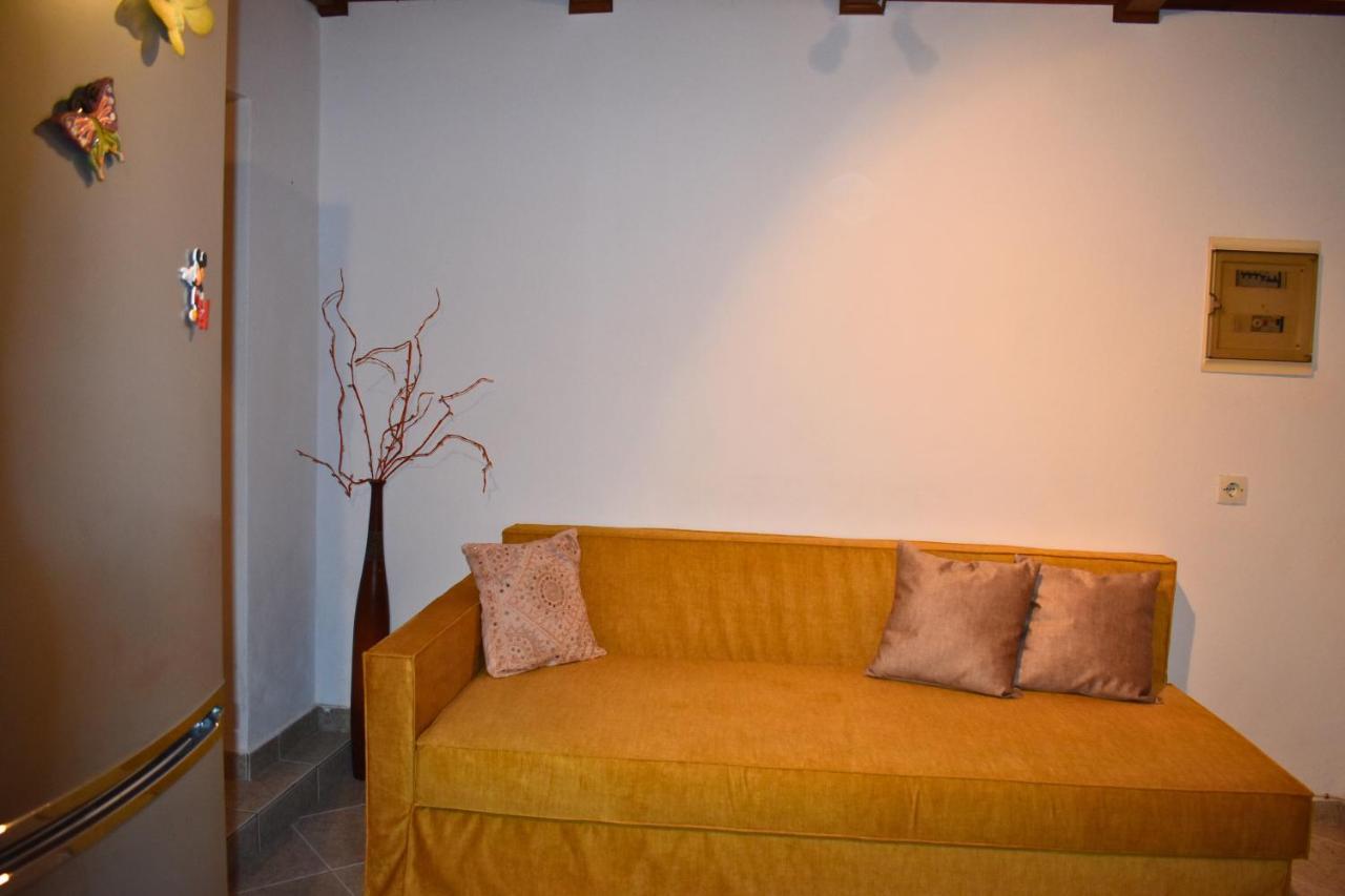 Lila'S Guest House Mikros Prinos Exterior foto
